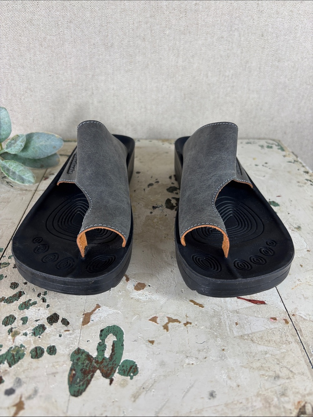 Aerothotic > Slip on Leather Top Sandal 38/7.5 - Picture 3 of 8